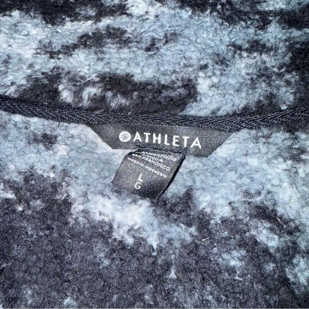 Athleta Tugga Sherpa‎ Full Zip Jacket Women’s Size Large Fog Camo Black Gray - Image 8