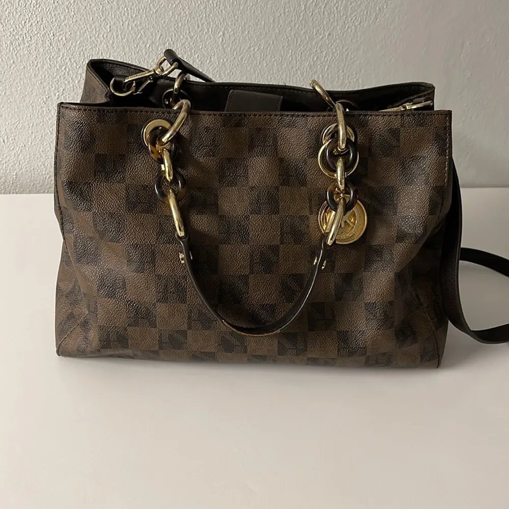 EUC  Checkerboard Triple Entry Satchel Crossbody Tortoise accents - Image 2