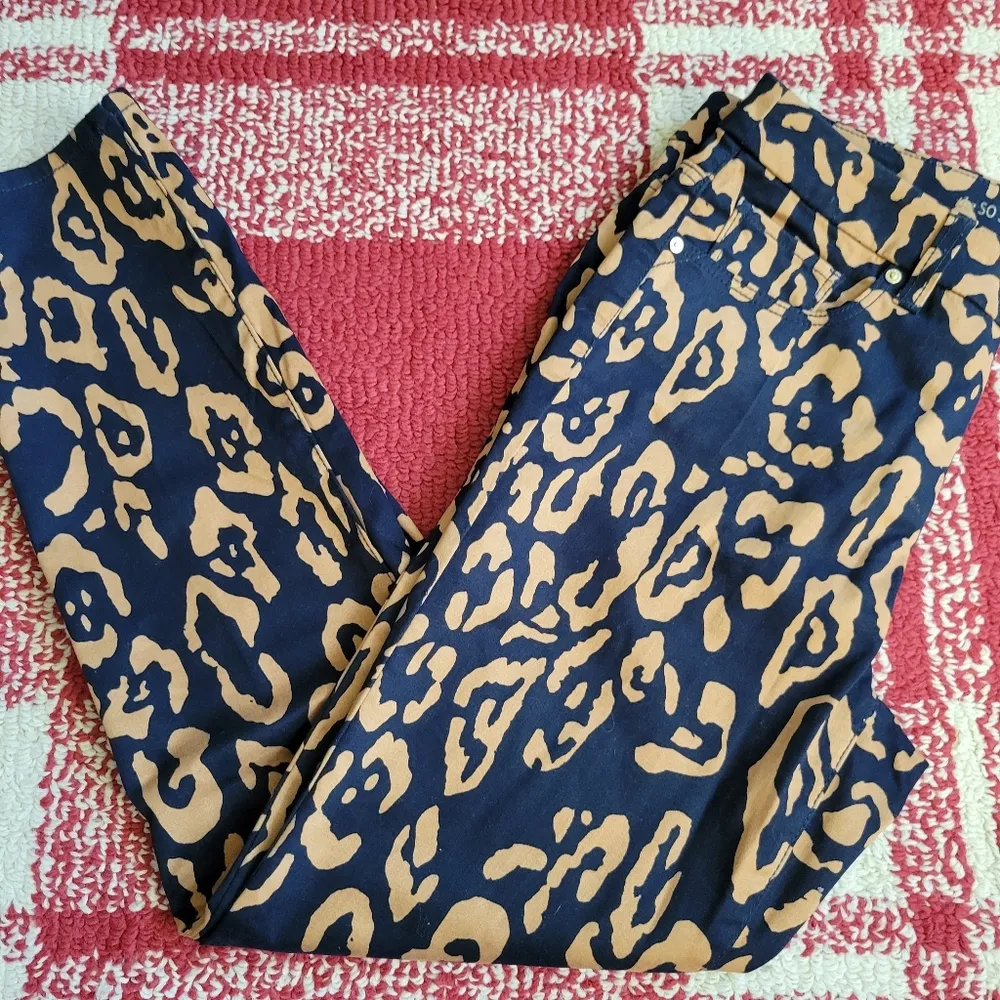 Chicos Slimming Animal Sateen Girlfriend Ankle Jeans Size 00 - Image 3