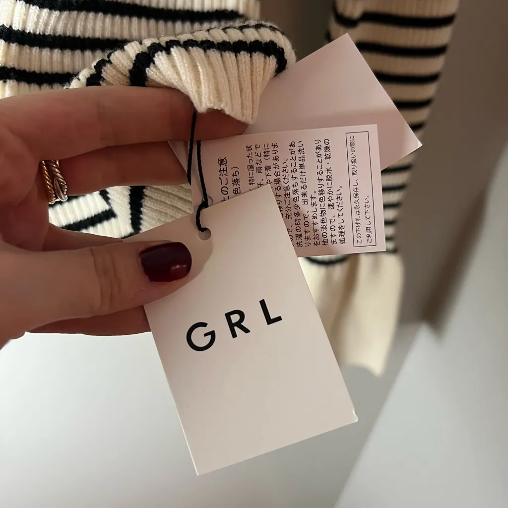 GRL NEW Mock Neck Stripe High Neck Cropped Bell Sleeve Sweater Old Money Size L White Size L - Image 5