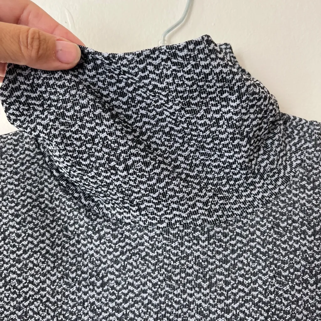 Athleta‎ Sz M Flurry Peak UPF 50 Top Turtleneck Base Layer Gray Blouse - Image 5