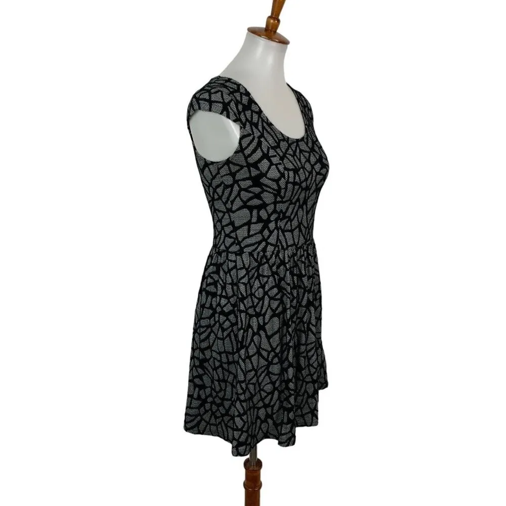 Collective Concepts Black Mesh Overlay Fit And Flare Party Dress XS - Image 3