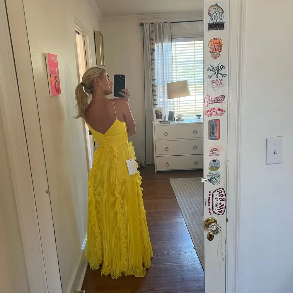 MAC DUGGAL yellow gown!! Worn once - Image 3