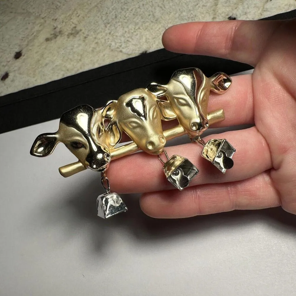Signed AJC Cows With Bell Charms Brooch Pin Gold Tone Metal - Image 4