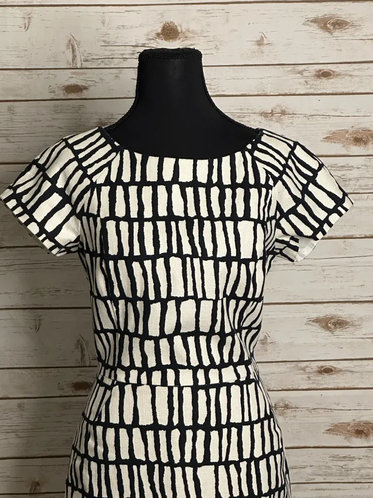 J.Crew black/white cotton boatneck short sleeve basketweave sheath dress Size 6 - Image 2