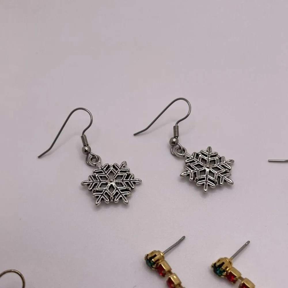 Lot Of 4 Dangle Pierced Costume Earrings Christmas Holiday Snowflake / Bells Etc - Image 6