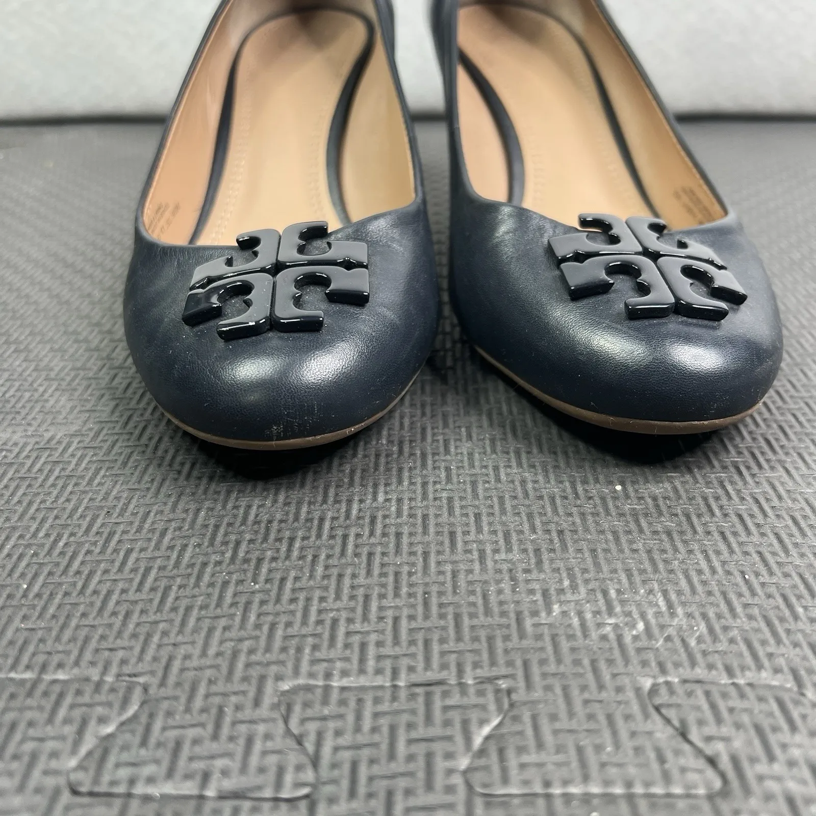 Tory Burch Blue Leather Wedge Pumps Logo Medallion Size 9.5M Classic Work - Image 5