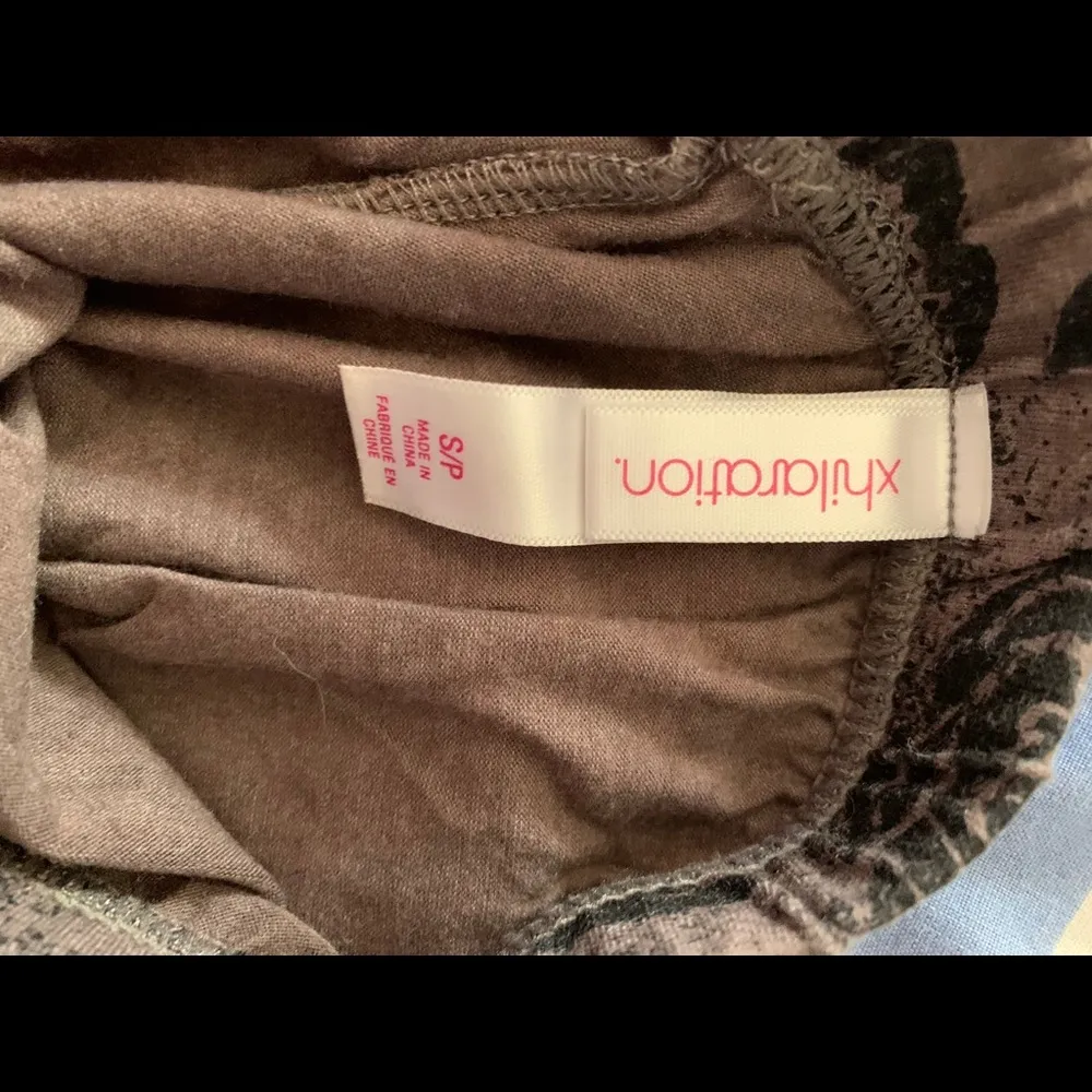 Rose print leggings small - Image 2