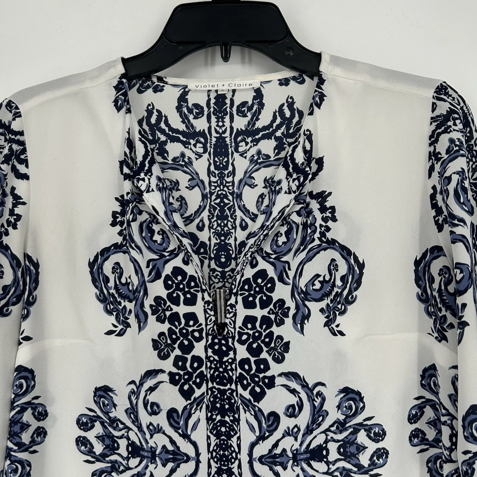 Violet & Claire Boho Floral Top White Blue 3/4 Sleeves Split Neck Size S - Image 2