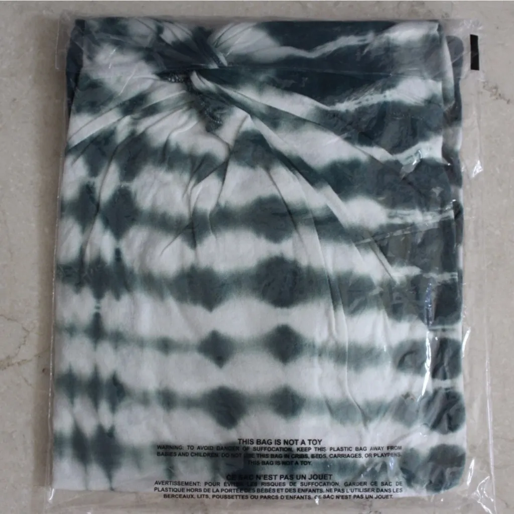 PINK Victoria’s Secret Green White Tie-Dye Girlfriend Long Sleeve Cropped Tee - Image 4