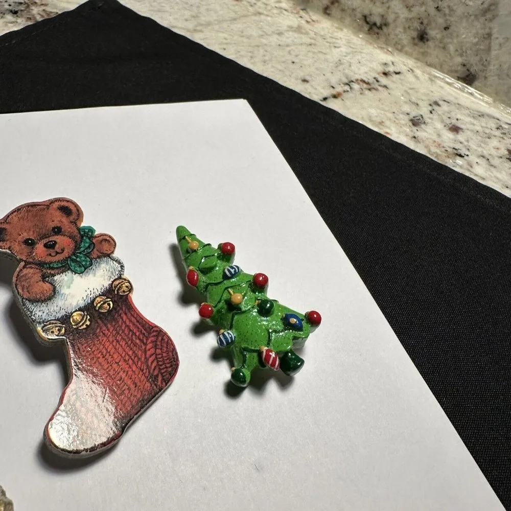 Lot Of 4 Holiday Brooch Pins Bear, Santa Claus, Christmas Tree & Snowman - Image 6