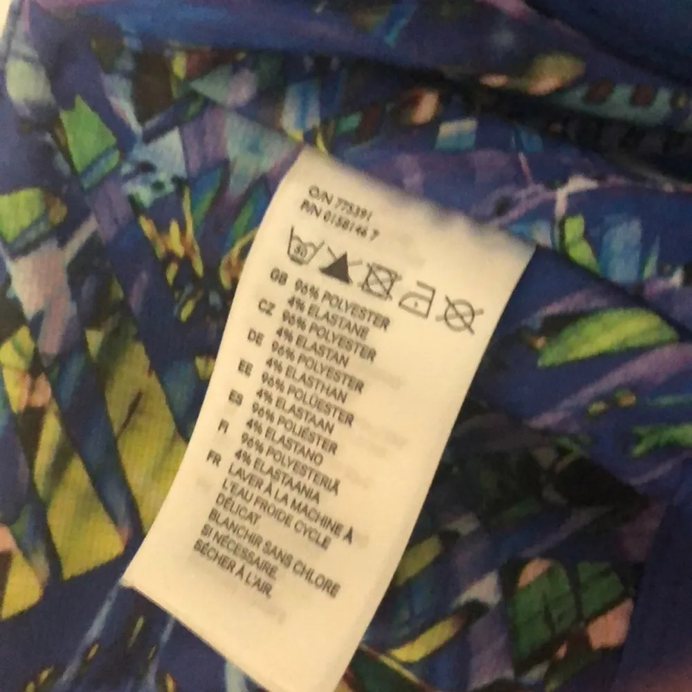 H&M ✨NWT✨  Beyoncé crop top - Image 8