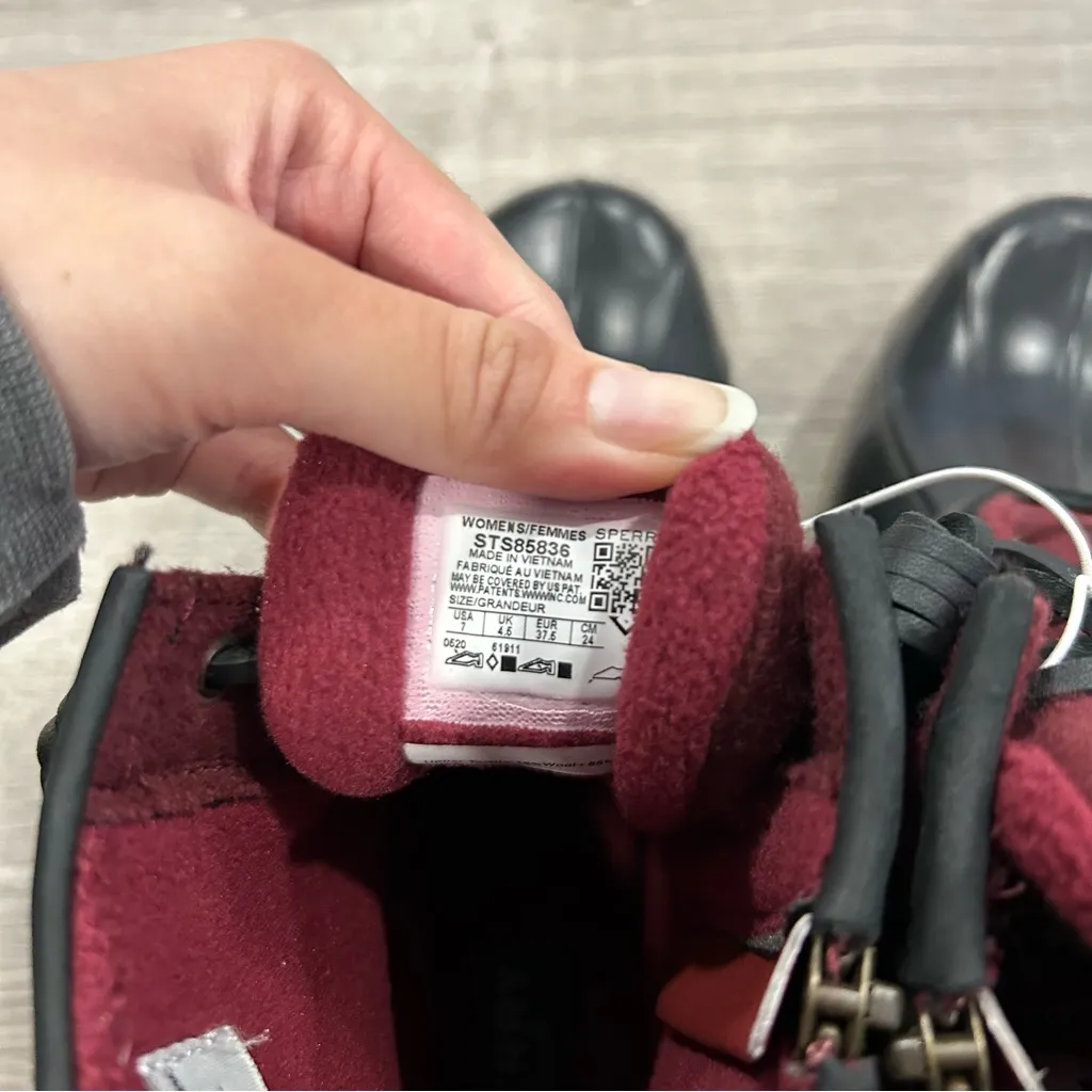 Sperry Women's Saltwater Emboss Wool Cordovan Red Black Rain Boot - Image 6