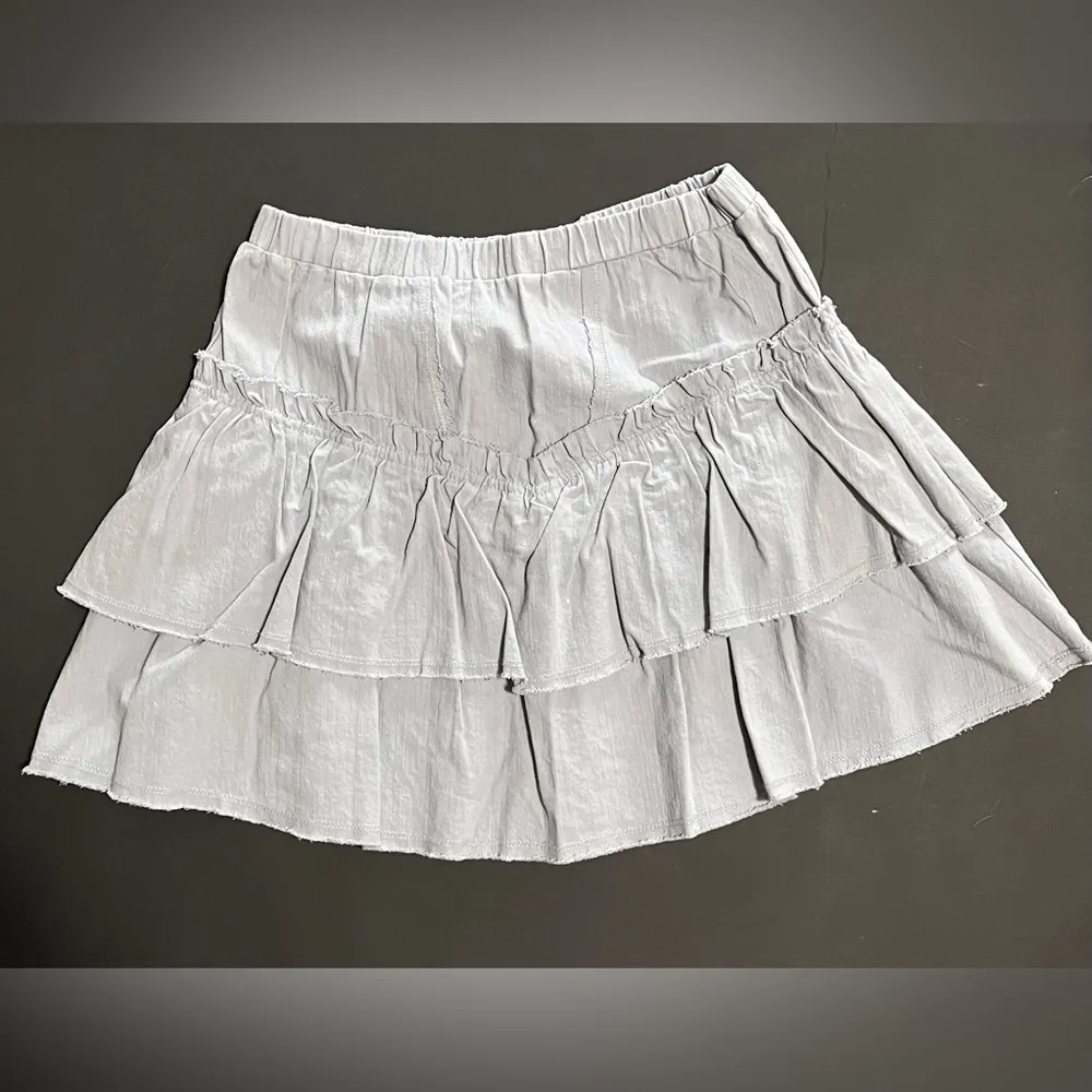 KIRIOUS Gray Khaki Layer Ruffle Mini Skirt NWT Women’s Sz Small - Image 2