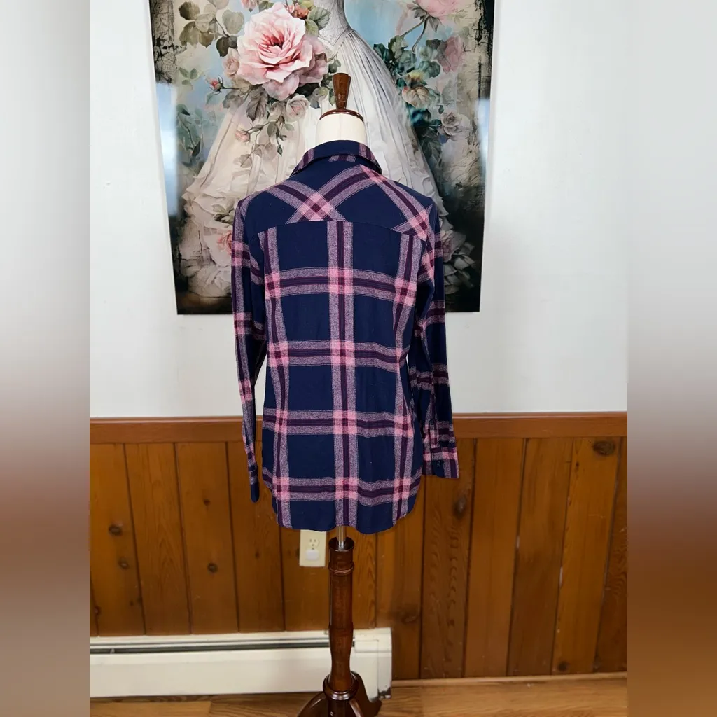 Cozy New Woolrich Plaid Flannel Shirt in Navy and Pink! - Image 6