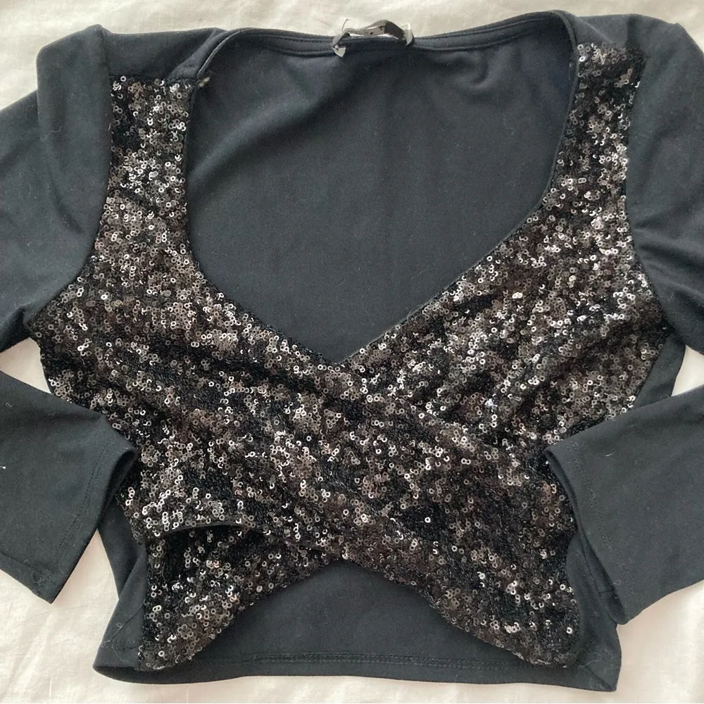 Bebe Black Sequin 3/4 Sleeve Crop Blouse - Image 2