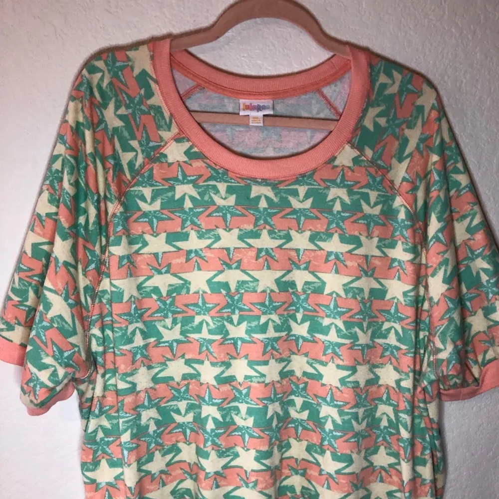 LuLaRoe Sweatshirt Jane Americana Stars Short Sleeve Top Sz 3X GUC FIRST RUN - Image 4