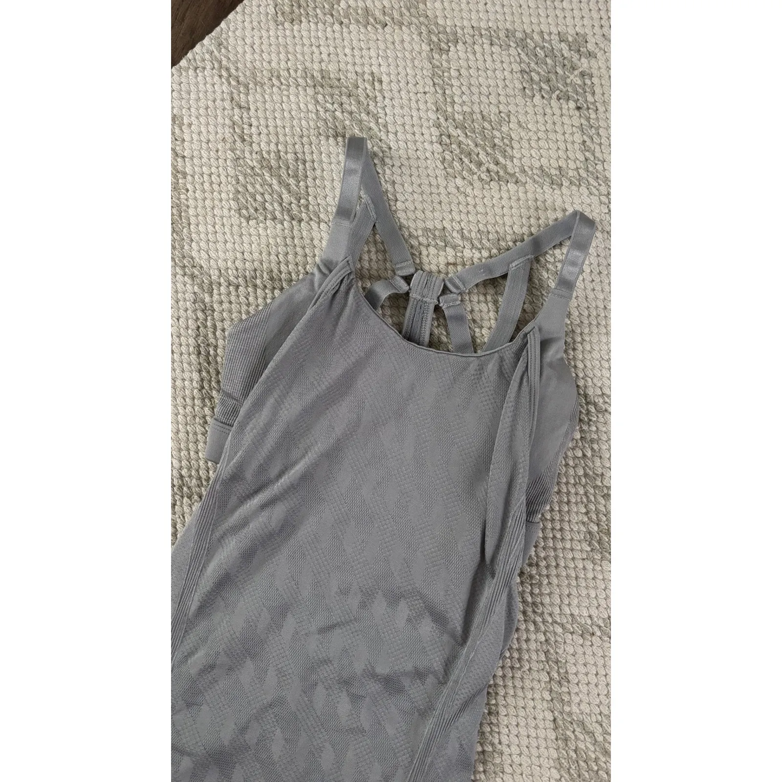 Athleta Light Gray Workout Tank Top Activewear Built In Bra - Image 2