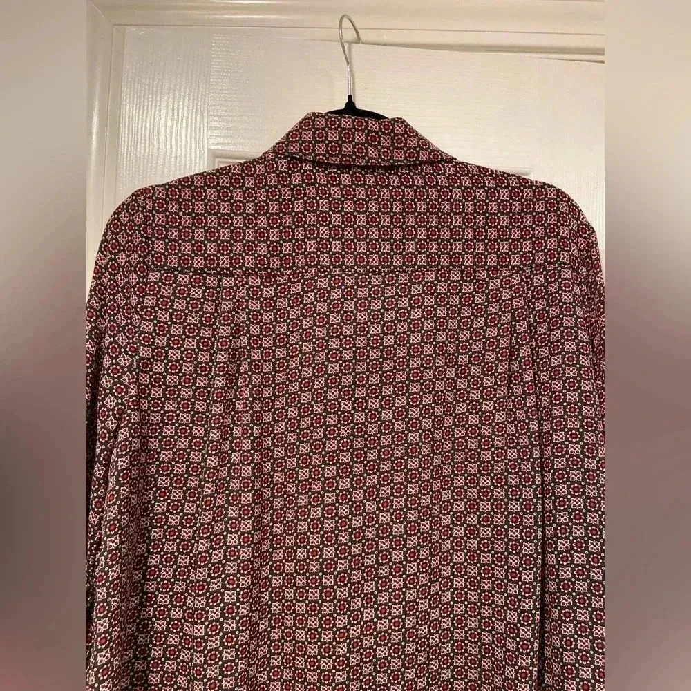 Chelsea & Theodore Red Gray Floral Long Sleeve Button Down Tunic Blouse Size M Size M - Image 11