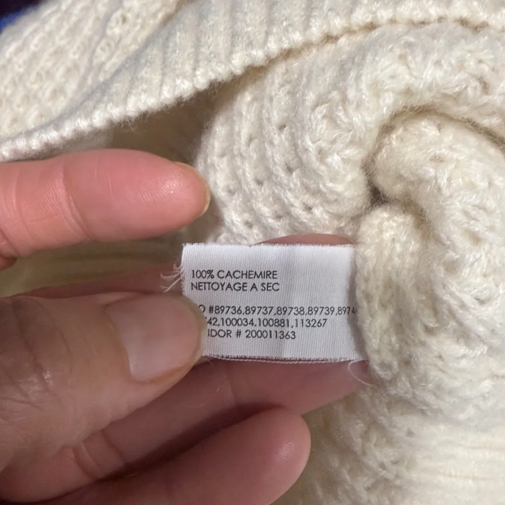 Club Monaco Textured Cream Sweater with Gray Accents - Image 5