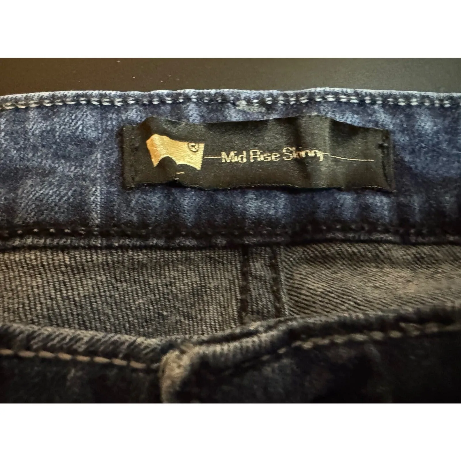 Levi Struass Women's Blue Jeans Mid Rise Skinny Waist 32 Legnth 30 Pants - Image 5