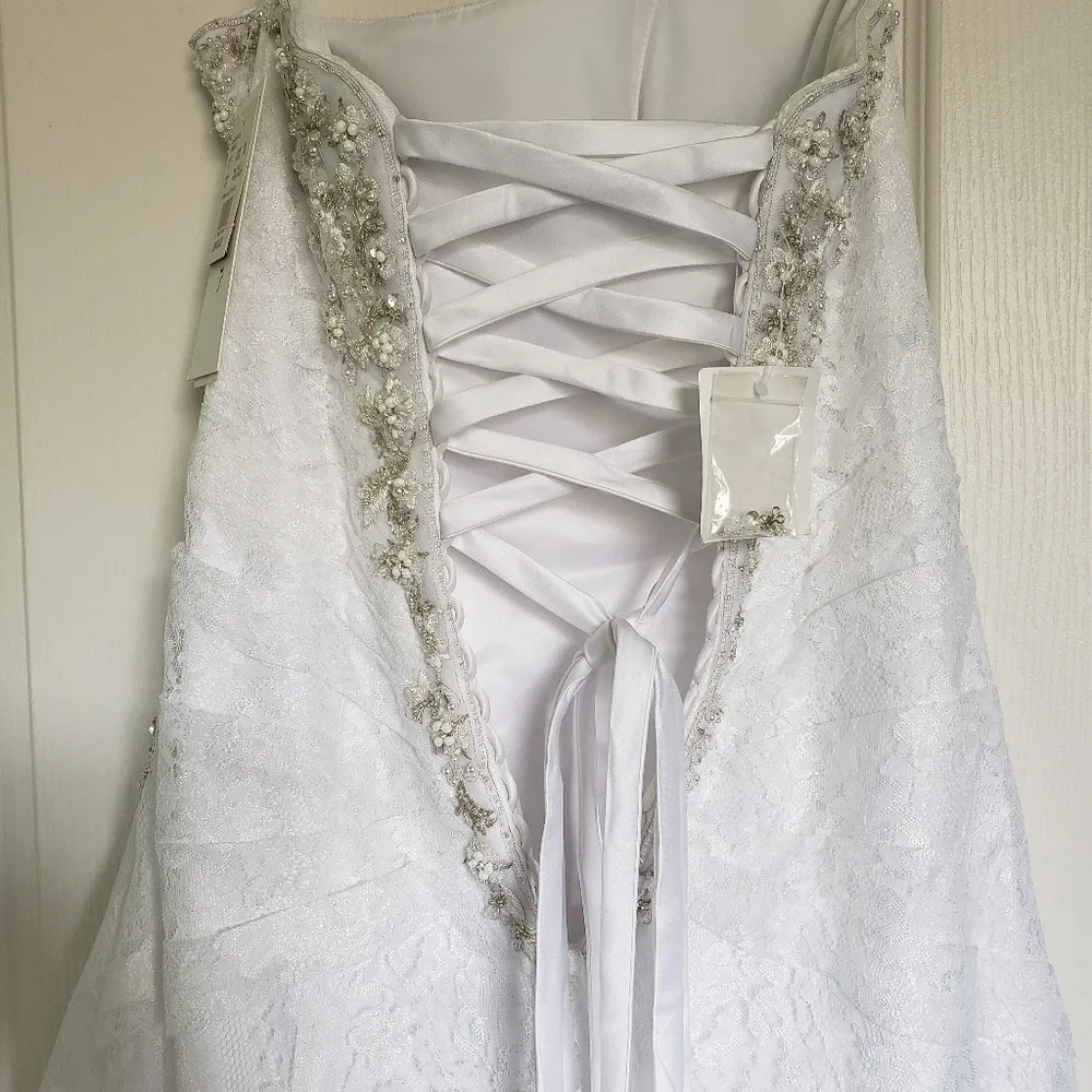 NWT David's bridal A-line wedding gown and trumpet petticoat - Image 6