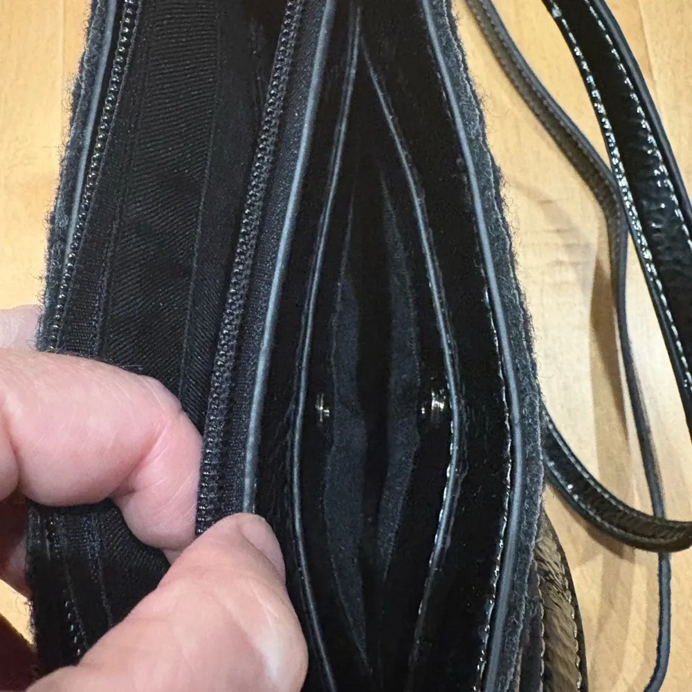 Sondra Roberts Pom Pom Crossbody Felted Purse Wristlet black gray - Image 4