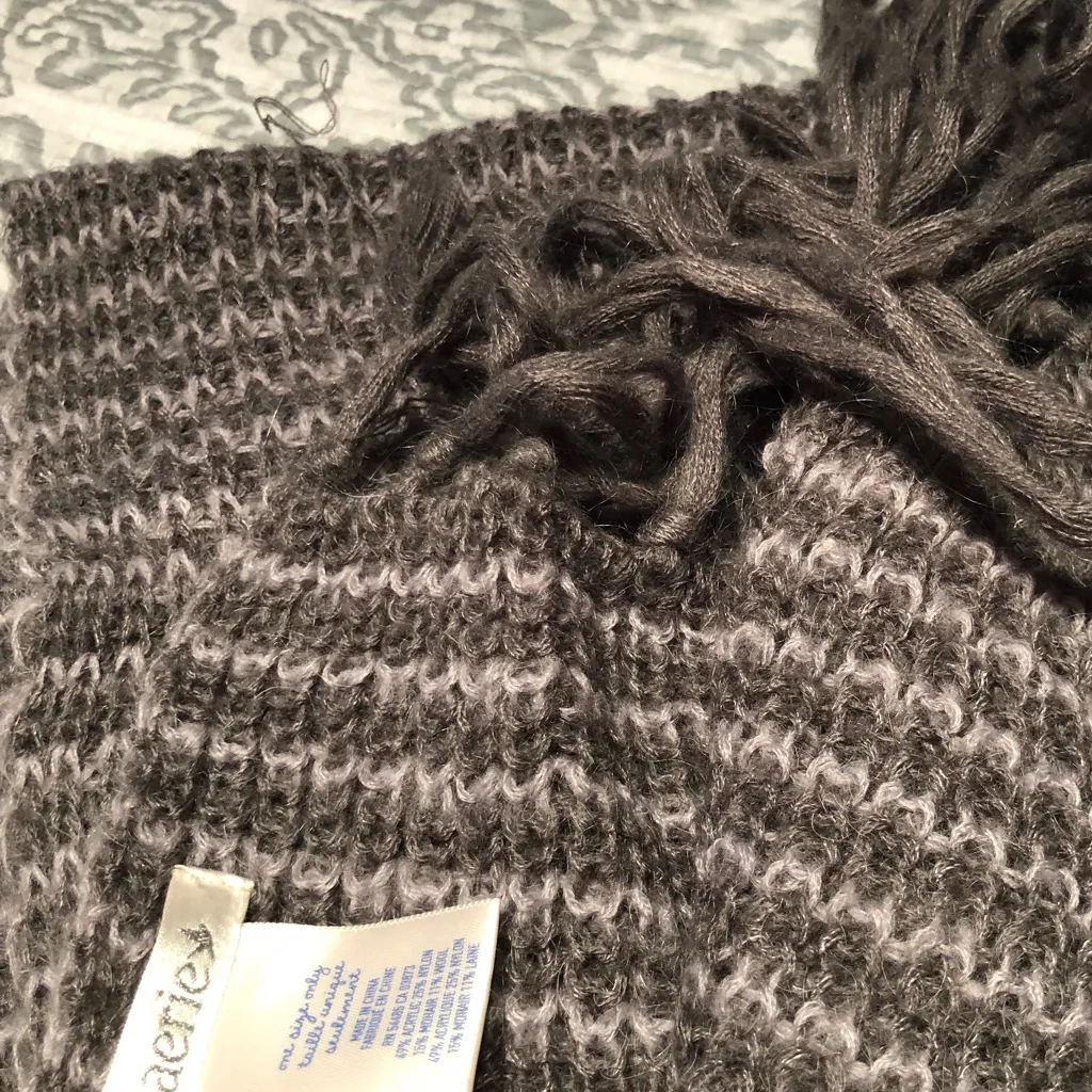 Aerie scarf never used grey design - Image 2
