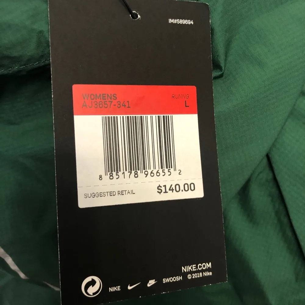 Nike Woven Hooded Water Resistant Running Jacket - Image 7