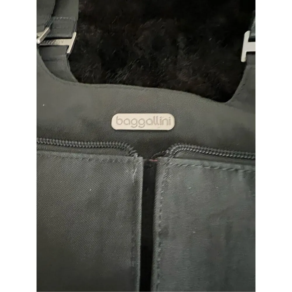Baggallini Casual Gorpcore black shoulder bag - Image 4