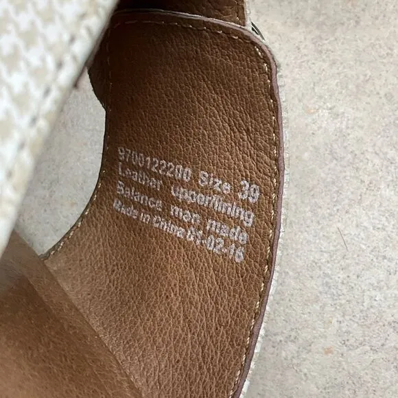 Dansko Jessie Sandal 39 White & Cream‎ Houndstooth Brass Buckle Slip On Heel - Image 5