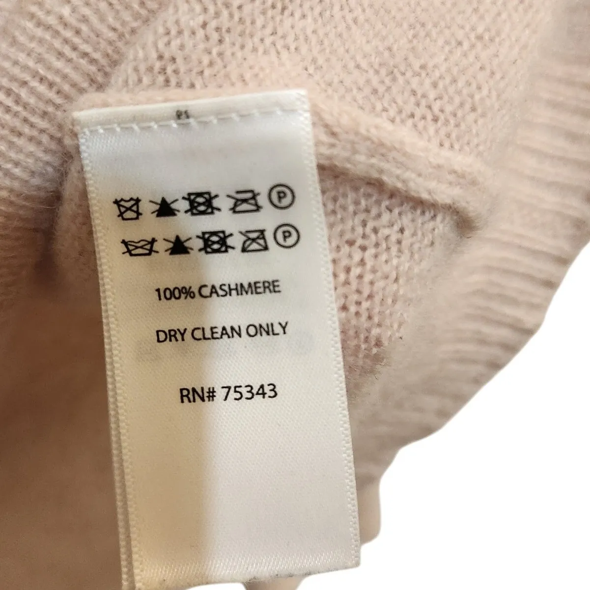 Adrienne Vittadini Beige Knit Cozy Casual Pullover V-Neck Cashmere Sweater Small - Image 8