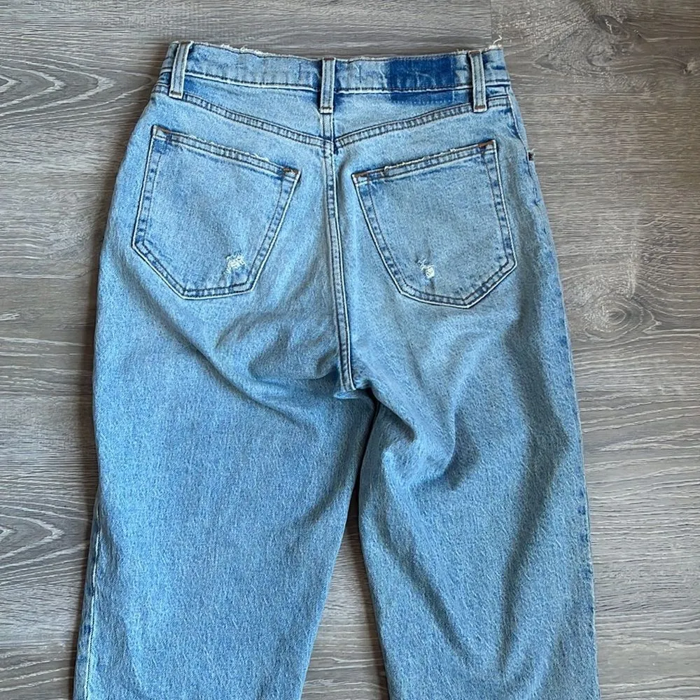 Abercrombie Ultra High Rise 90s Straight Jean, Light with Vent Hem - Image 10