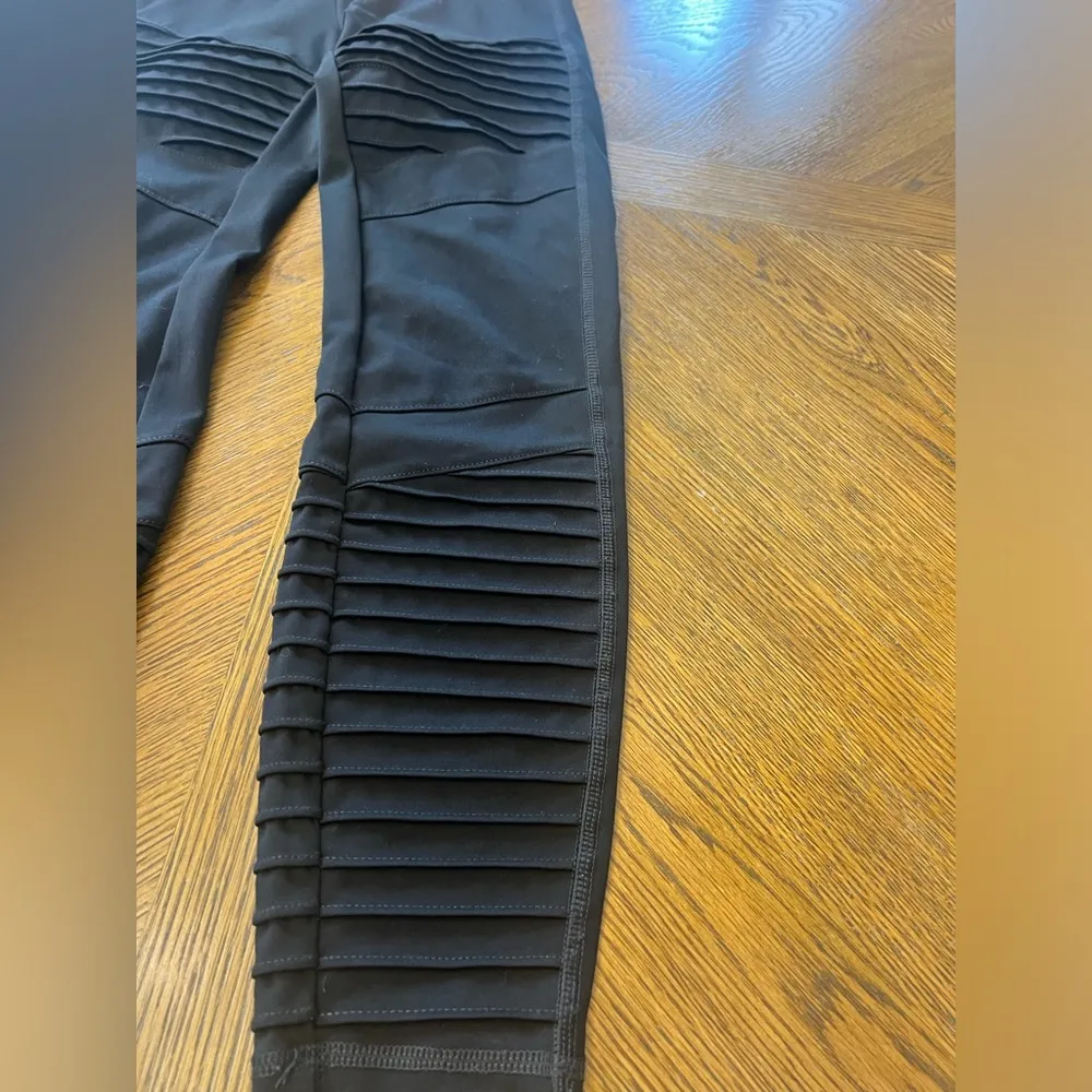 Black The Everything Legging Moto Textured Size Small Short - Image 9