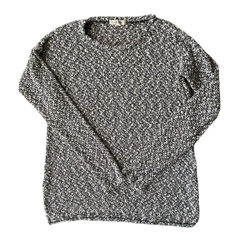 Aeropostale women's black and white long sleeve soft sweater size medium stretch - Image 9