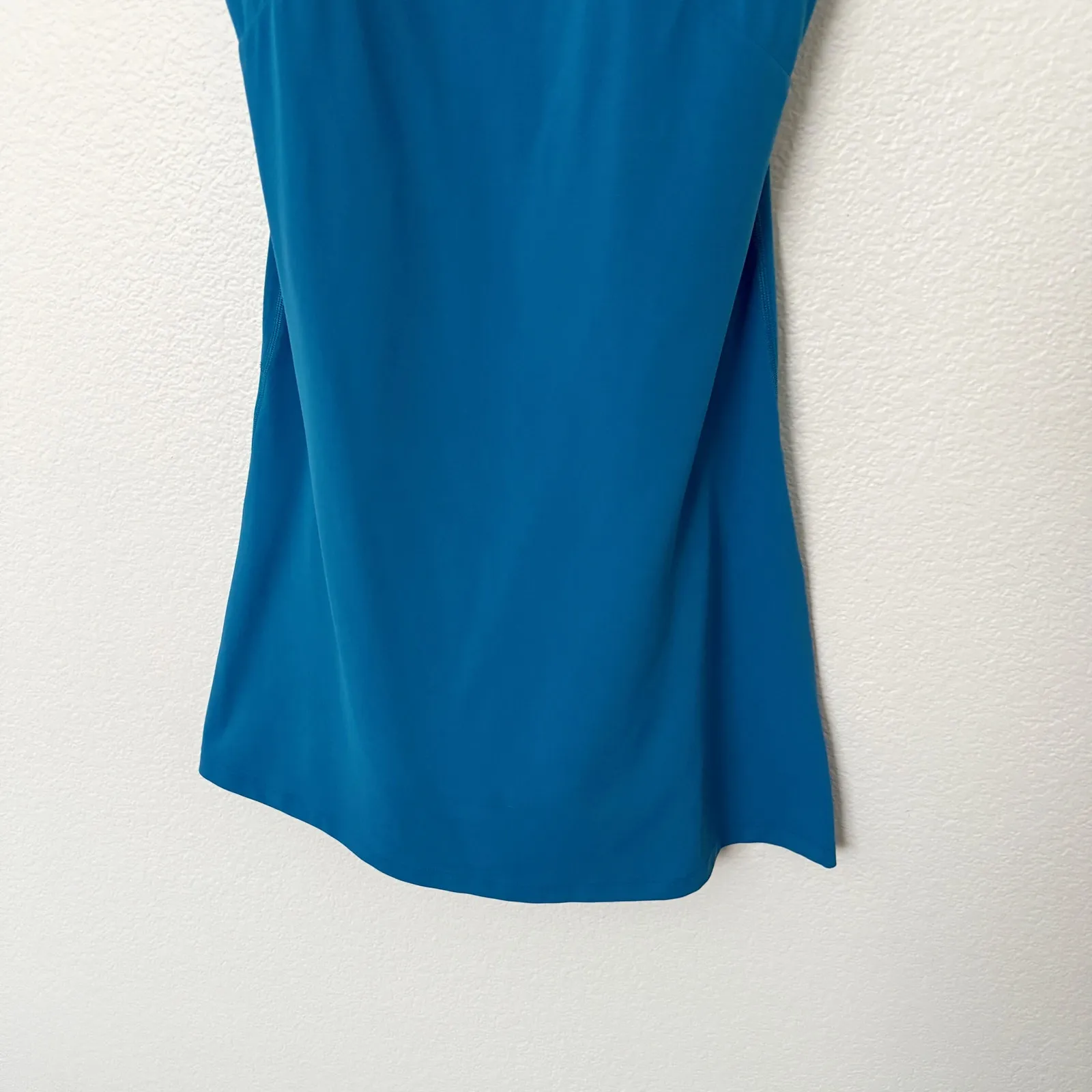 [Lululemon] Hawaiian Blue V-Neck Align Dress Mini Built in Short Sports Bra Sz 8 - Image 7