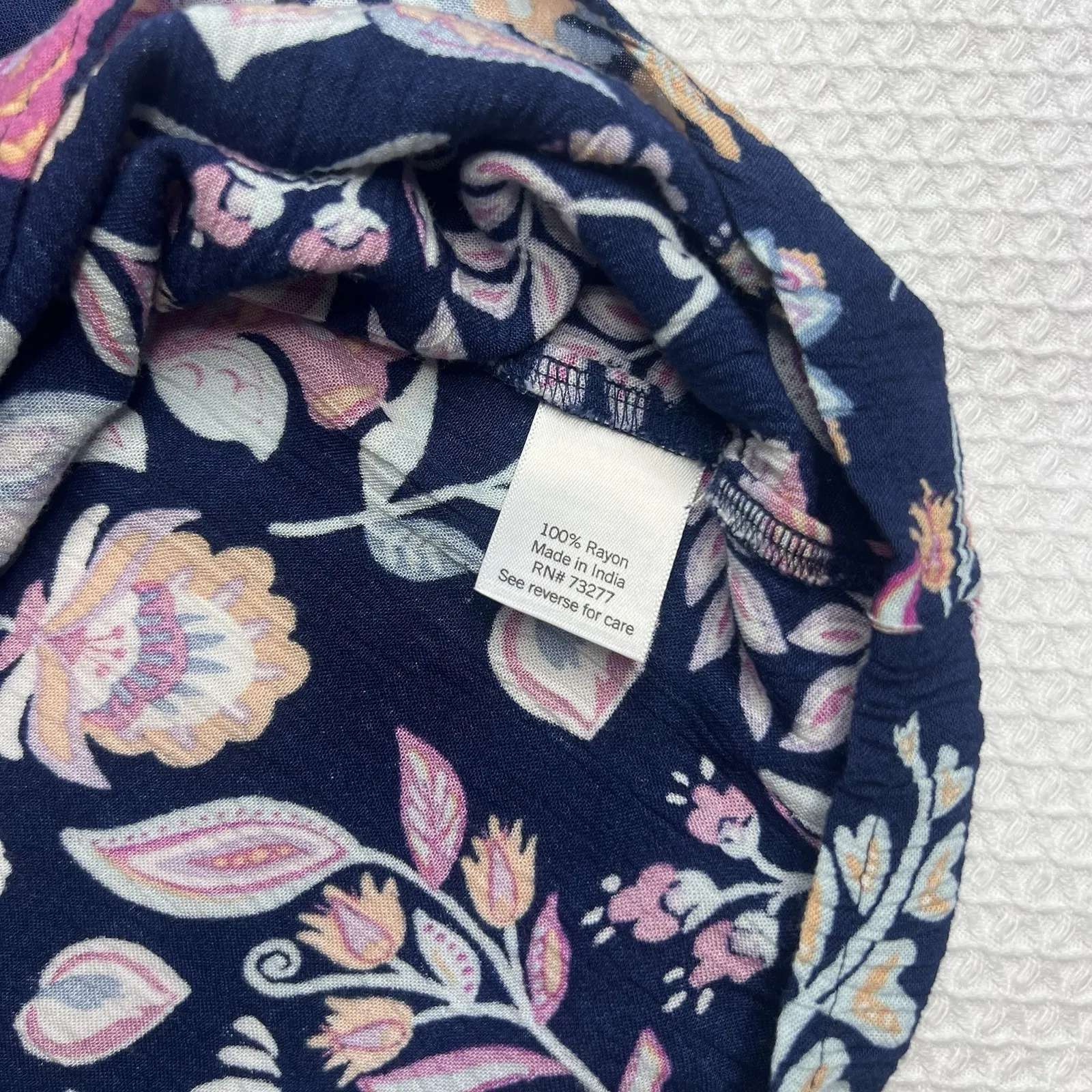 Croft & Barrow Women's Blue Floral Sleeveless Tank Top Size Small‎ Tie V-neck - Image 3