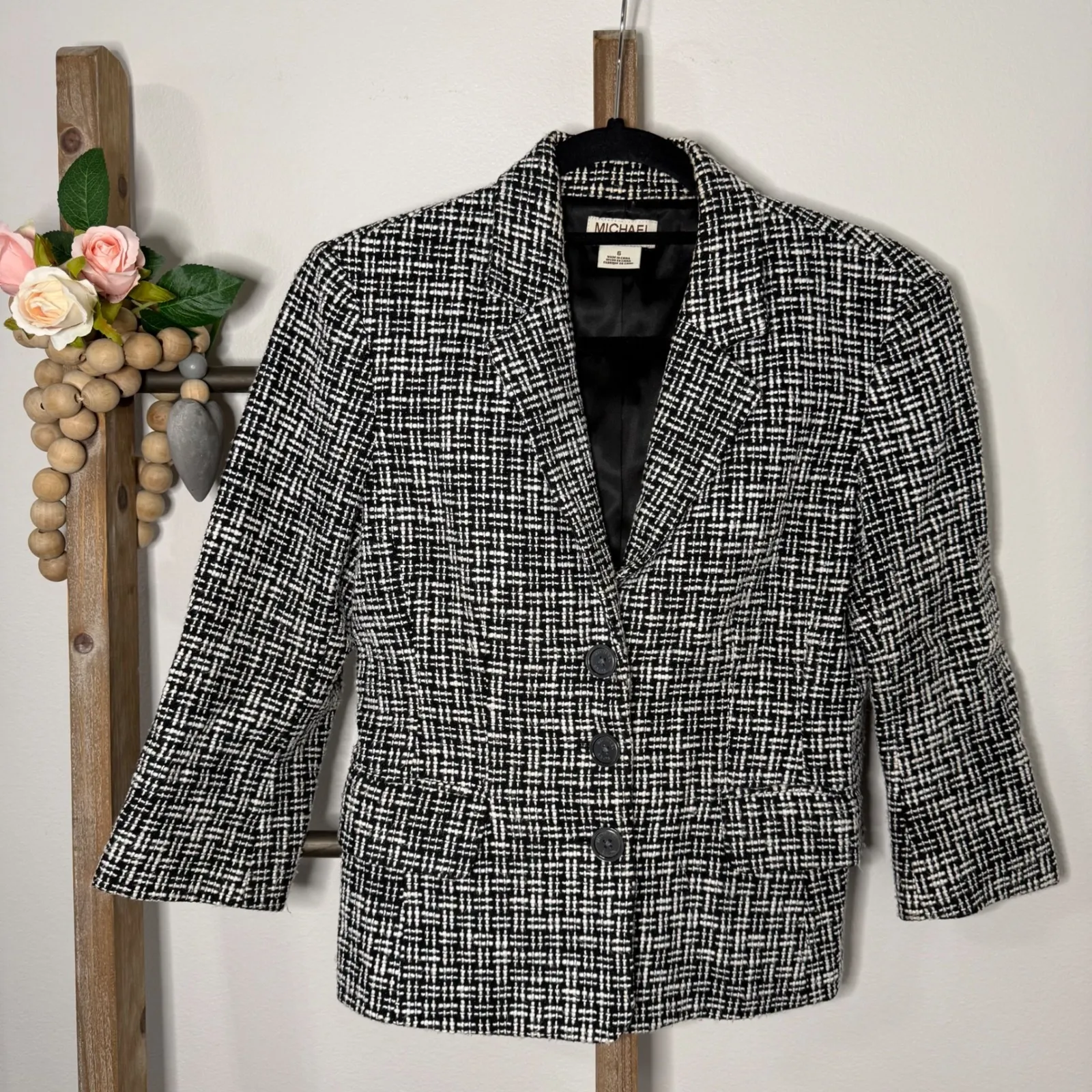 Michael Kors Black White Tweed Blazer Jacket Three Button Pocketed Size 6 - Image 2