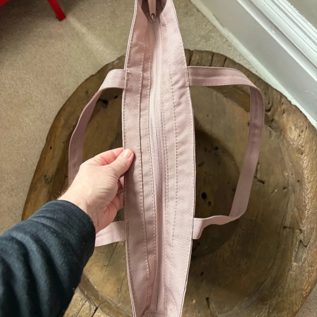 Herschel Supply mica dusty rose taupe large zippered tote bag - Image 5