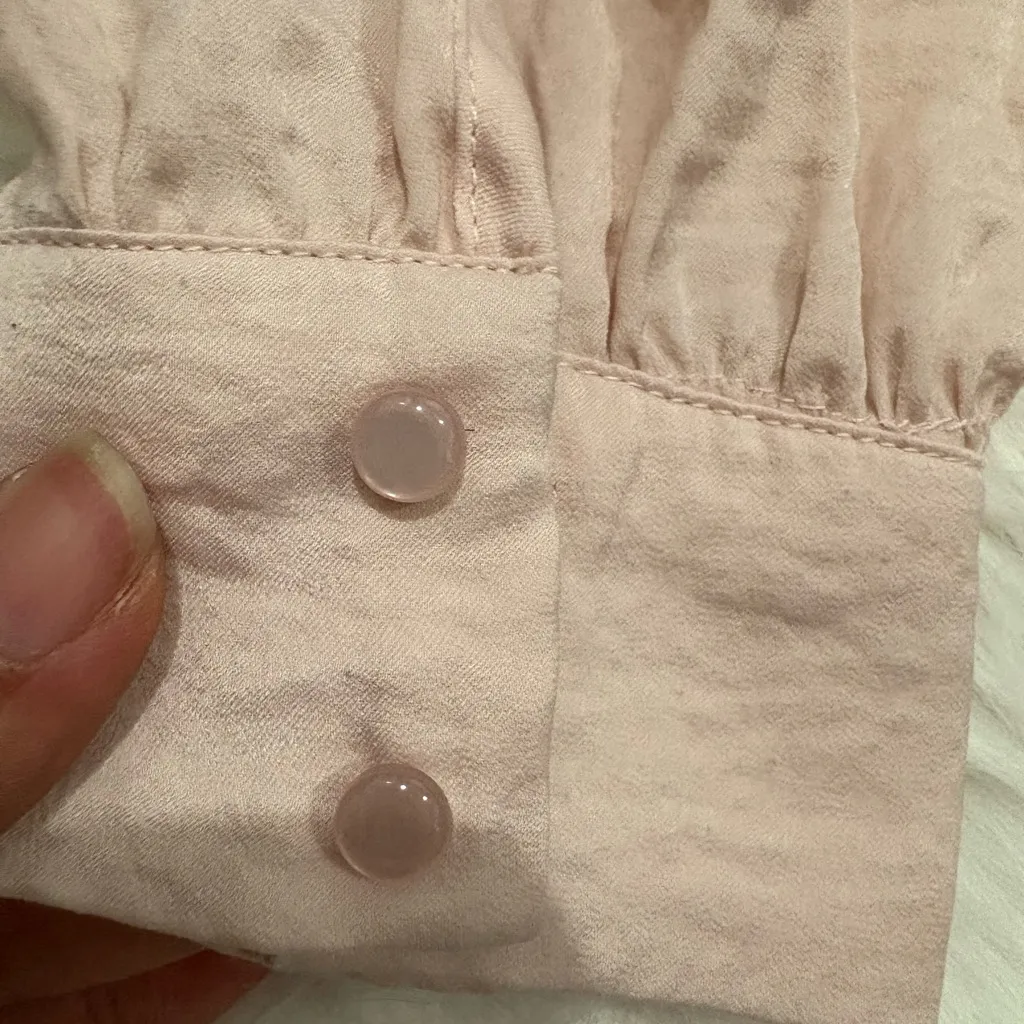 White House Black Market Blush Blouse with Black Ribbon Size XS - Image 6