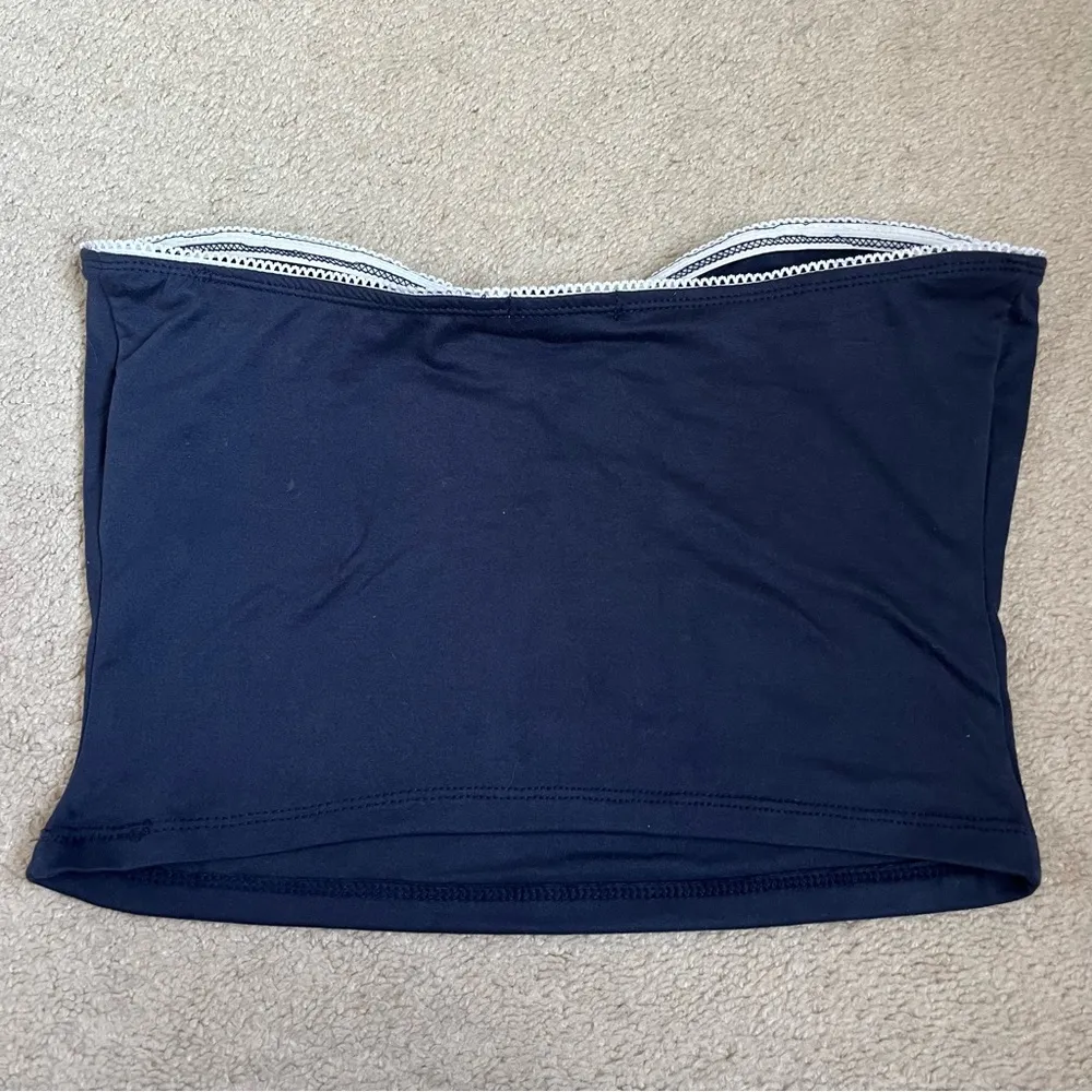 Navy blue tube top with white lace trim and bow detail Size L - Image 2