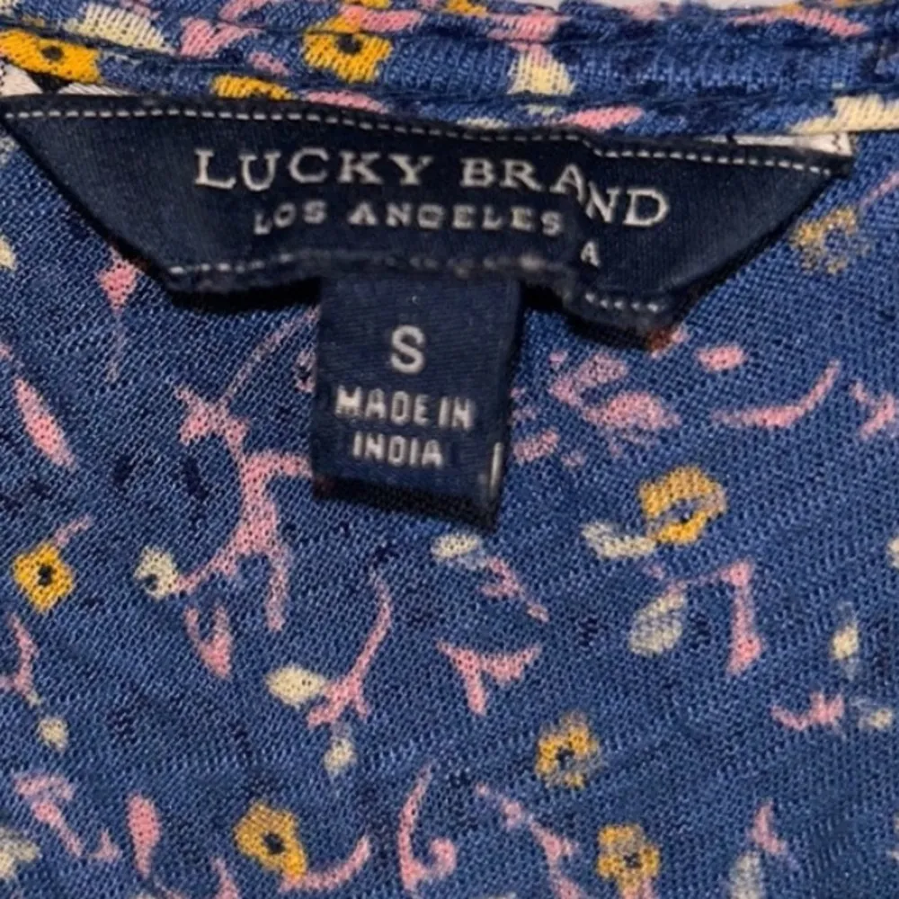 Cute Lucky Brand Blue Floral Top Women’s Size Small Off the Shoulder Tank Shirt! - Image 4