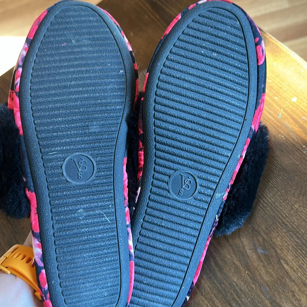 Floral Black and Pink VS Women's Slippers - Image 3