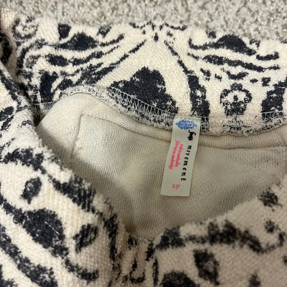 NEW Free People Movement | June Bug Printed Terry Cloth Zip Pocket Jogger Small - Image 6