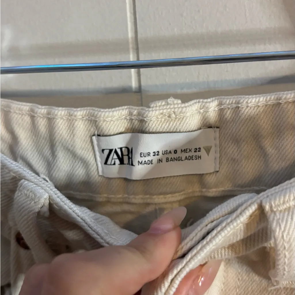 Zara Cream Denim Mom Shorts - Image 4