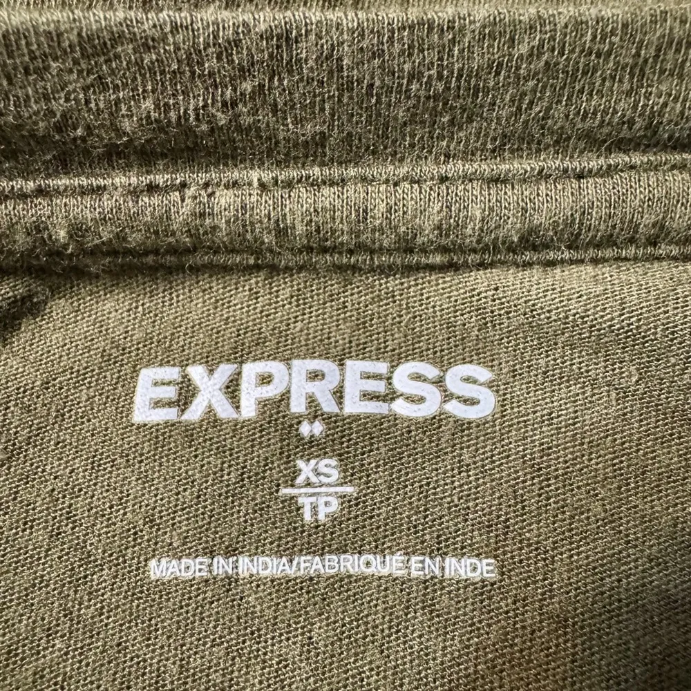 Express Game Day & Champagne Green & Gold S/S Tee Size XS - Image 9