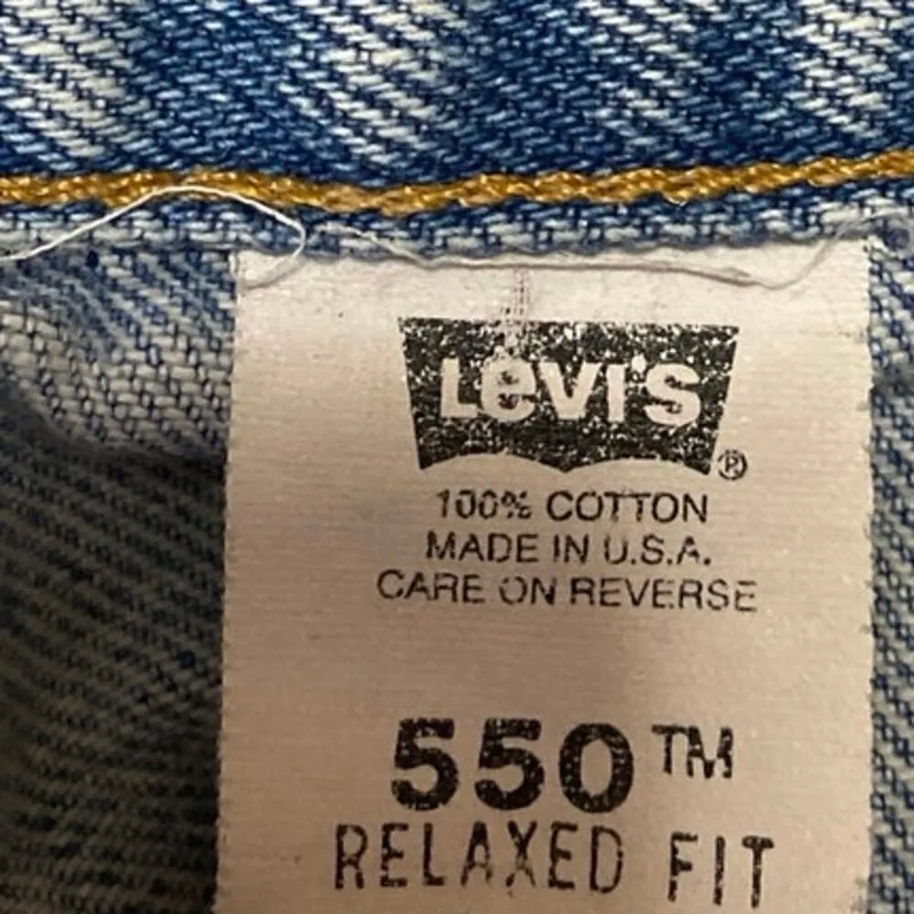 Levi's 550 Women's Light Wash Relaxed Cut Off High Rise Denim Jean Shorts 32 - Image 5