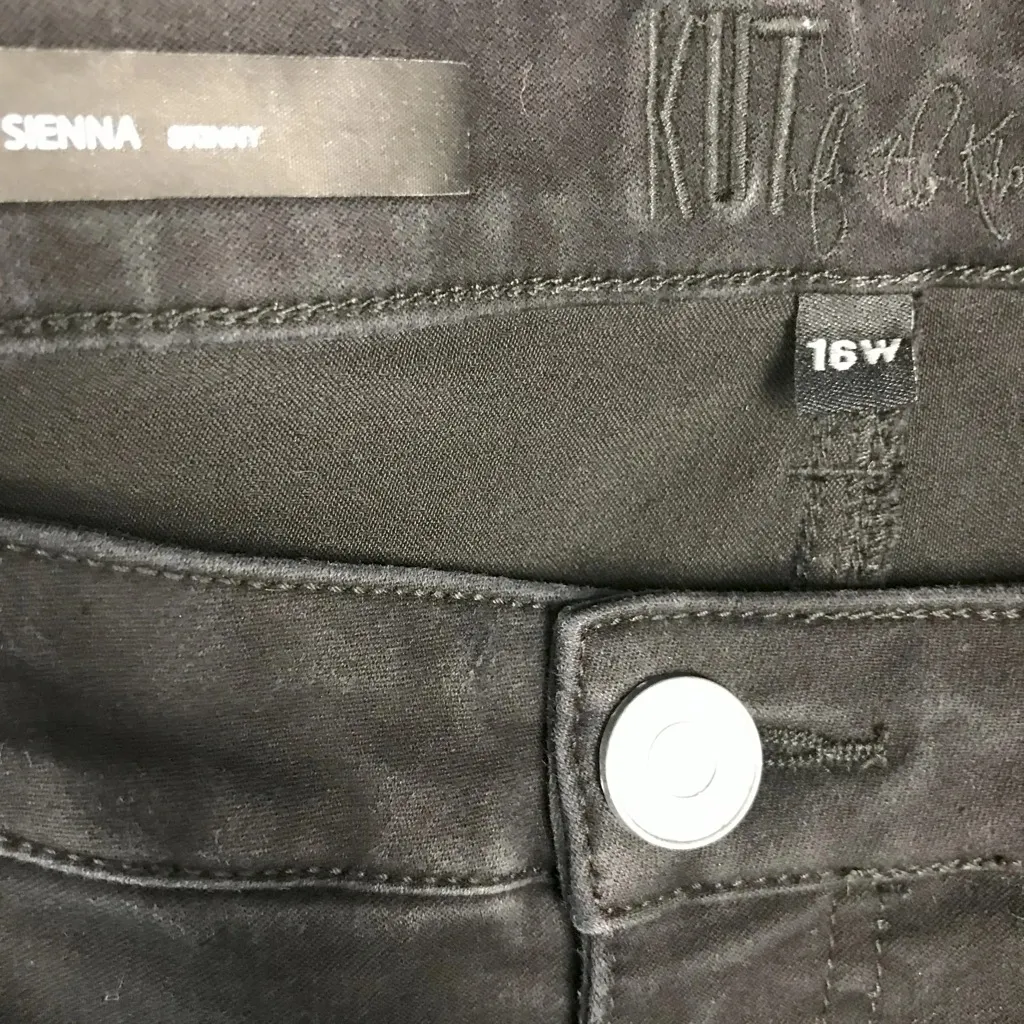 KUT from the Kloth Sienna Skinny Jeans - Size 16 - Image 3