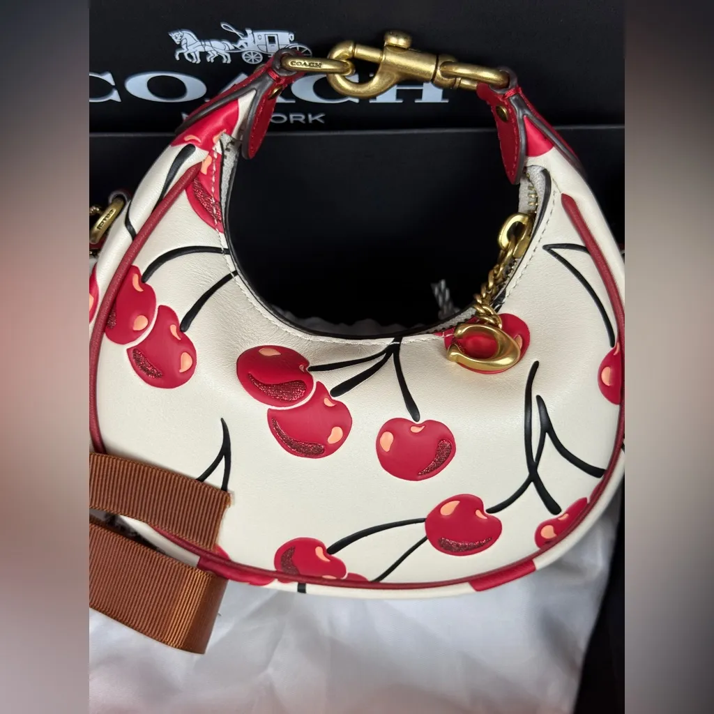 Coach Cherry Print Shoulder Bag in White and Red. #2 - Image 6