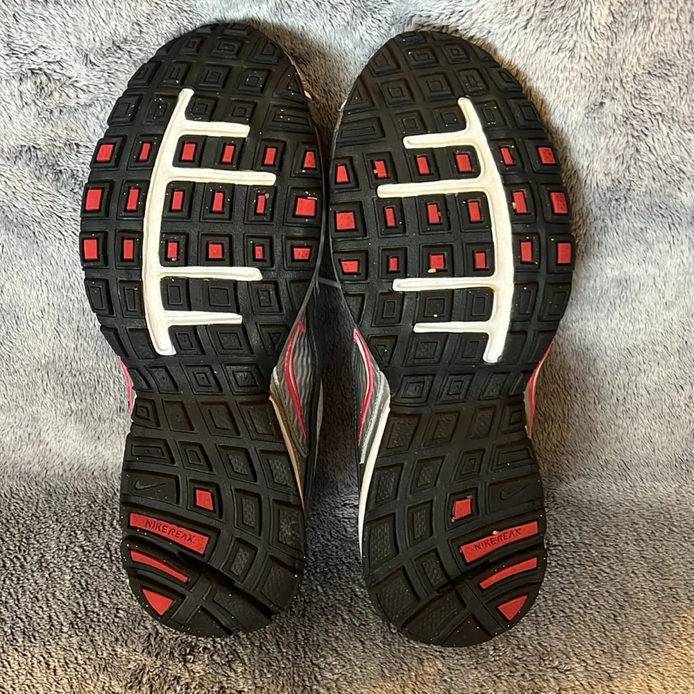 Nike EUC  Reax Run 5 - Image 4